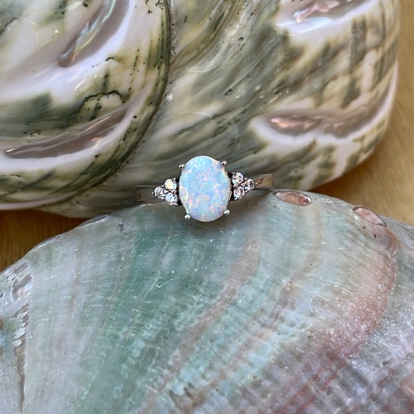 Jewelry - Beautiful Opal and Silver Ring